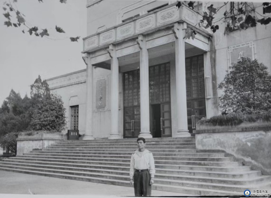 甲板上我弹起吉他 甲板上我弹起吉他